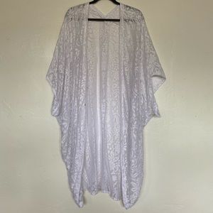 Vintage White, oversized, burnout floral kimono